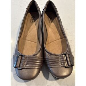 Clarks Collection Pewter Leather Flats Soft Cushion Women's 7.5 Slip On Buckle